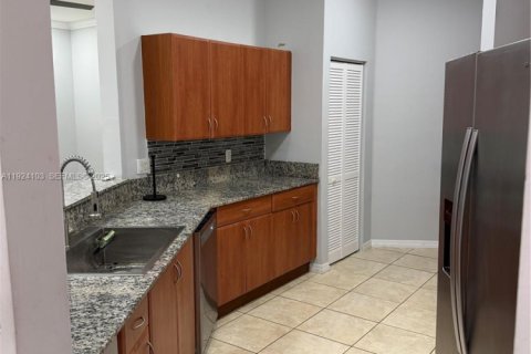 Townhouse in Fort Lauderdale, Florida 3 bedrooms, 218.32 sq.m. № 1982384 - photo 18