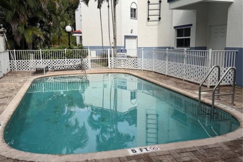 Townhouse in Fort Lauderdale, Florida 3 bedrooms, 218.32 sq.m. № 1982384 - photo 7