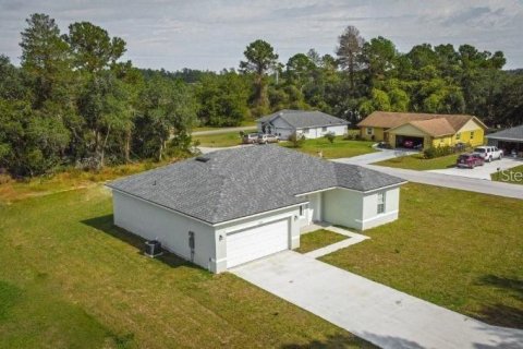Villa ou maison à Dunnellon, Floride 4 chambres, 143.53 m2 № 2122796