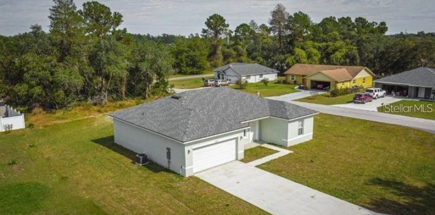 Villa ou maison à Dunnellon, Floride 4 chambres, 143.53 m2 № 2122796
