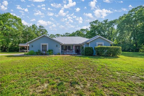 House in Yankeetown, Florida 3 bedrooms, 190.36 sq.m. № 1843134 - photo 1