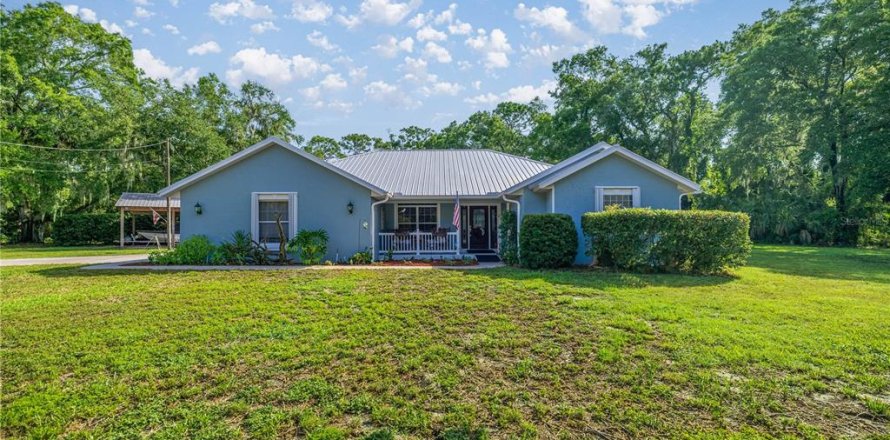 House in Yankeetown, Florida 3 bedrooms, 190.36 sq.m. № 1843134