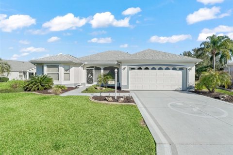 Снять в аренду виллу или дом в Леди-Лейк, Флорида 3 спальни, 180.51м2, № 1832212 - фото 1