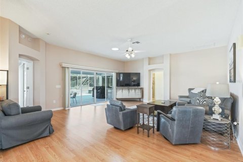 Снять в аренду виллу или дом в Леди-Лейк, Флорида 3 спальни, 180.51м2, № 1832212 - фото 8