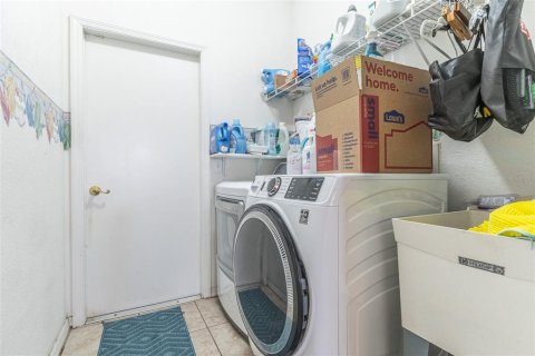 Купить виллу или дом в Лейк-Уэльс, Флорида 4 комнаты, 193.98м2, № 2141981 - фото 8