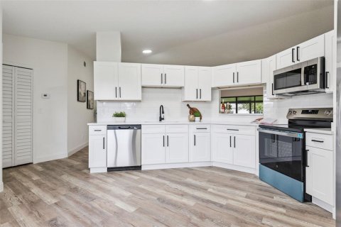 Casa en venta en Palm Bay, Florida, 3 dormitorios, 147.16 m2 № 2381063 - foto 12