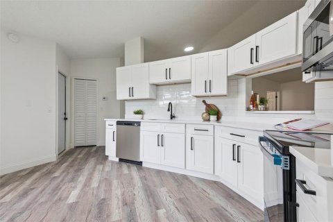 Casa en venta en Palm Bay, Florida, 3 dormitorios, 147.16 m2 № 2381063 - foto 11
