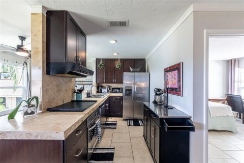Condo in Bradenton, Florida, 2 bedrooms  № 1844889 - photo 11