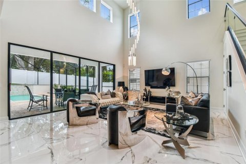 House in Land O' Lakes, Florida 6 bedrooms, 415.83 sq.m. № 1898740 - photo 30