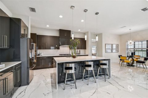House in Land O' Lakes, Florida 6 bedrooms, 415.83 sq.m. № 1898740 - photo 14