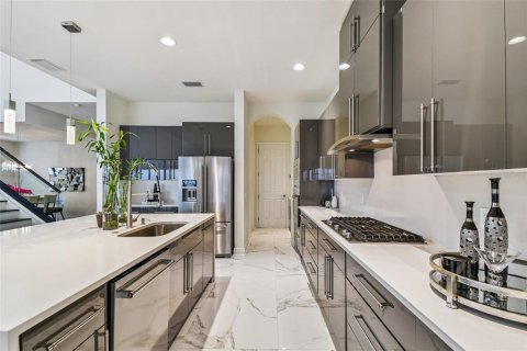 House in Land O' Lakes, Florida 6 bedrooms, 415.83 sq.m. № 1898740 - photo 16