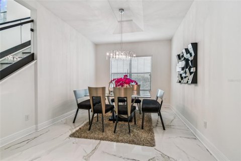 House in Land O' Lakes, Florida 6 bedrooms, 415.83 sq.m. № 1898740 - photo 11