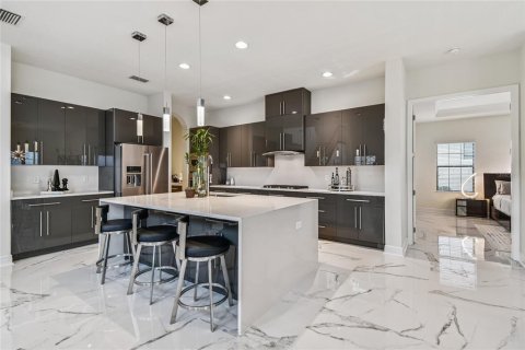 House in Land O' Lakes, Florida 6 bedrooms, 415.83 sq.m. № 1898740 - photo 18