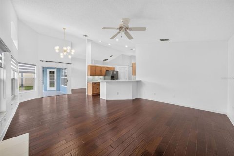 House in Orlando, Florida 3 bedrooms, 188.78 sq.m. № 2290460 - photo 12
