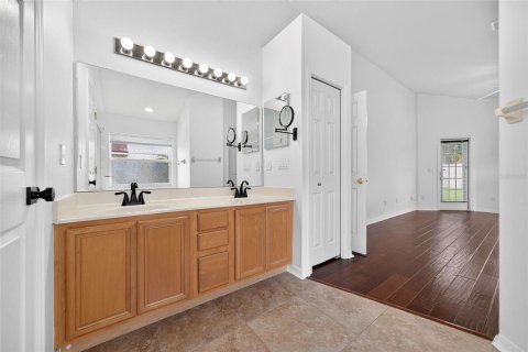 House in Orlando, Florida 3 bedrooms, 188.78 sq.m. № 2290460 - photo 25