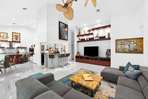 House in Boca Raton, Florida 5 bedrooms, 423.91 sq.m. № 2082100 - photo 25