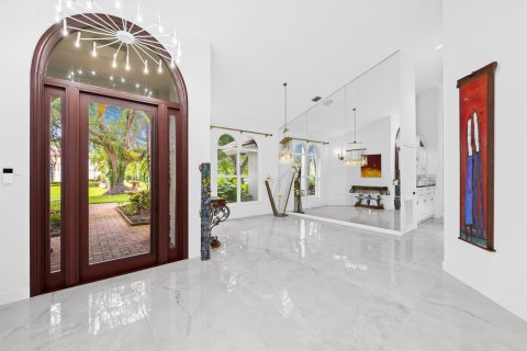 House in Boca Raton, Florida 5 bedrooms, 423.91 sq.m. № 2082100 - photo 10