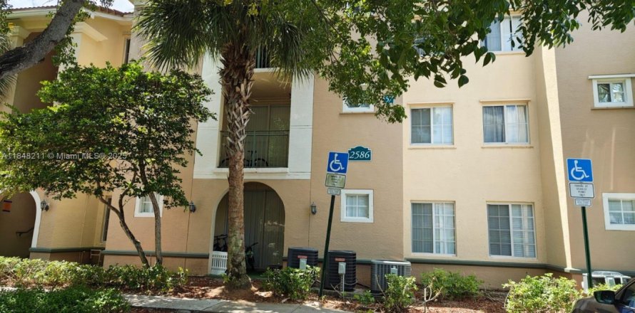 Appartement à Miramar, Floride 1 chambre, 75.9 m2 № 1857309