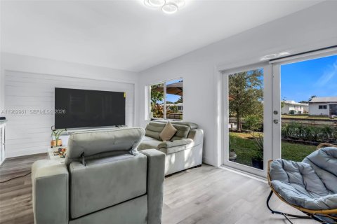 Купить виллу или дом в Тамарак, Флорида 3 спальни, 154.22м2, № 2028036 - фото 13