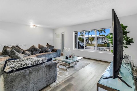 Купить виллу или дом в Тамарак, Флорида 3 спальни, 154.22м2, № 2028036 - фото 12