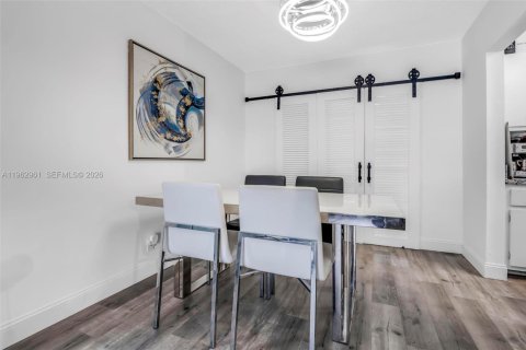 Купить виллу или дом в Тамарак, Флорида 3 спальни, 154.22м2, № 2028036 - фото 6