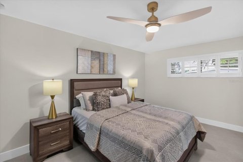 House in Treasure Island, Florida 3 bedrooms, 188.03 sq.m. № 2406603 - photo 22
