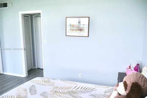 Снять в аренду квартиру в Помпано-Бич, Флорида 2 спальни, 102.19м2, № 2089576 - фото 8
