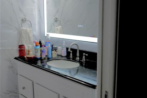 Снять в аренду квартиру в Помпано-Бич, Флорида 2 спальни, 102.19м2, № 2089576 - фото 4