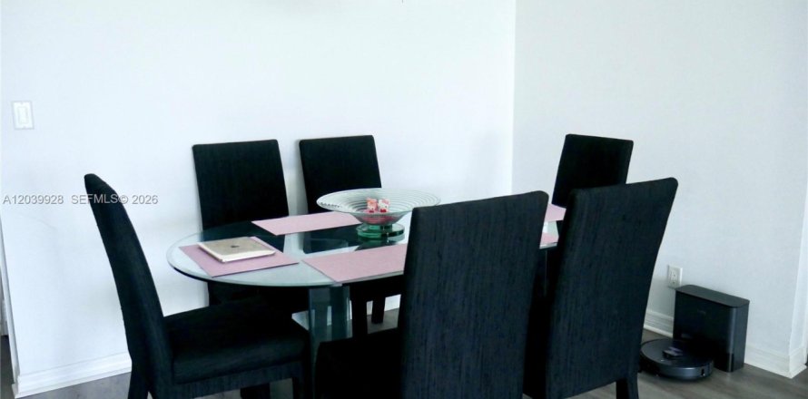 Квартира в Помпано-Бич, Флорида 2 спальни, 102.19м2 № 2089576