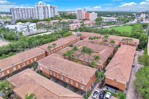 Touwnhouse à louer à Aventura, Floride: 2 chambres, 122.26 m2 № 2168875 - photo 5