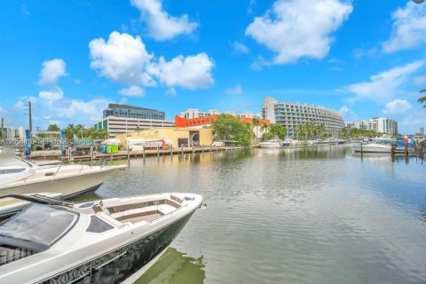 Touwnhouse à louer à Aventura, Floride: 2 chambres, 122.26 m2 № 2168875 - photo 20