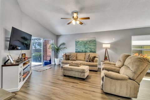 House in Davenport, Florida 4 bedrooms, 145.11 sq.m. № 1885304 - photo 14
