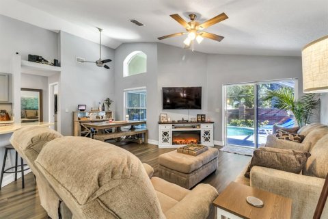 House in Davenport, Florida 4 bedrooms, 145.11 sq.m. № 1885304 - photo 13
