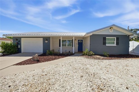 House in Ruskin, Florida 3 bedrooms, 128.21 sq.m. № 2095212