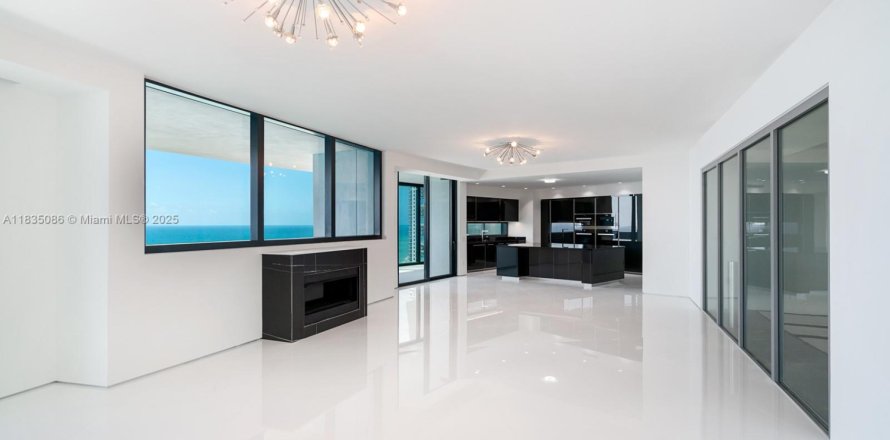 Кондоминиум с 3 спальнями в Санни-Айлс-Бич, Флорида № 1937208