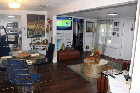 Снять в аренду виллу или дом в Гейнсвилл, Флорида 3 спальни, № 1963598 - фото 8