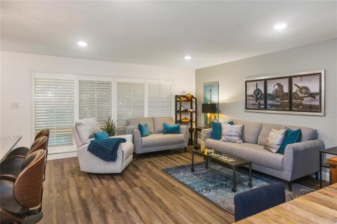 Condo in Winter Park, Florida, 2 bedrooms  № 1734785 - photo 9