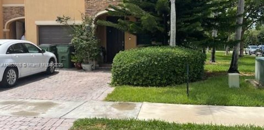 Villa ou maison à Homestead, Floride 4 chambres, 156.35 m2 № 1890309