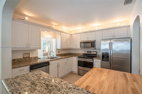 Villa ou maison à vendre à Hollywood, Floride: 3 chambres, 134.43 m2 № 2053140 - photo 10