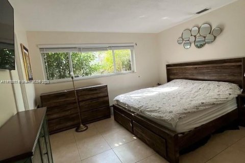 Villa ou maison à vendre à Hollywood, Floride: 3 chambres, 134.43 m2 № 2053140 - photo 28