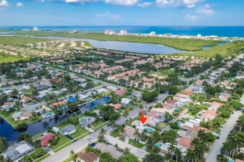Villa ou maison à vendre à Hollywood, Floride: 3 chambres, 134.43 m2 № 2053140 - photo 21