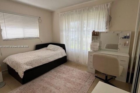 Villa ou maison à vendre à Hollywood, Floride: 3 chambres, 134.43 m2 № 2053140 - photo 30