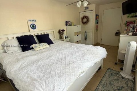 Villa ou maison à vendre à Hollywood, Floride: 3 chambres, 134.43 m2 № 2053140 - photo 24