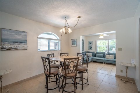 Villa ou maison à vendre à Hollywood, Floride: 3 chambres, 134.43 m2 № 2053140 - photo 7