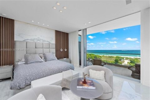 Condo in Surfside, Florida, 3 bedrooms  № 2082139 - photo 27