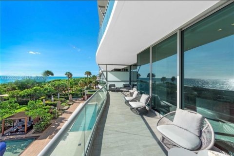 Condo in Surfside, Florida, 3 bedrooms  № 2082139 - photo 8