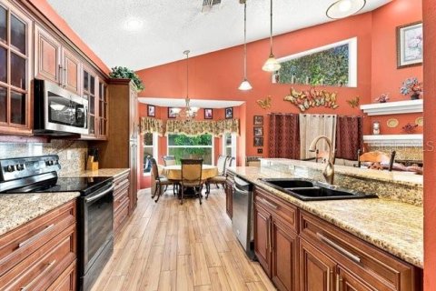 Villa ou maison à vendre à Apopka, Floride: 4 chambres, 209.49 m2 № 2308749 - photo 10