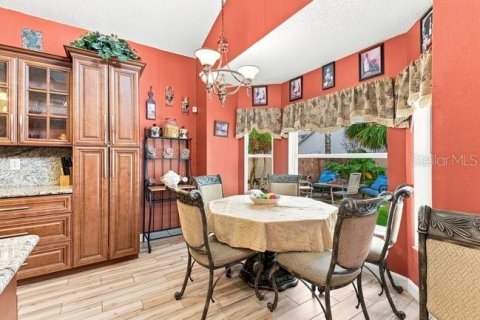 Villa ou maison à vendre à Apopka, Floride: 4 chambres, 209.49 m2 № 2308749 - photo 8
