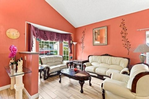 Villa ou maison à vendre à Apopka, Floride: 4 chambres, 209.49 m2 № 2308749 - photo 4