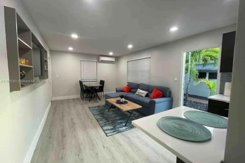 Снять в аренду виллу или дом в Холливуд, Флорида 1 спальня, 83.61м2, № 1965001 - фото 10